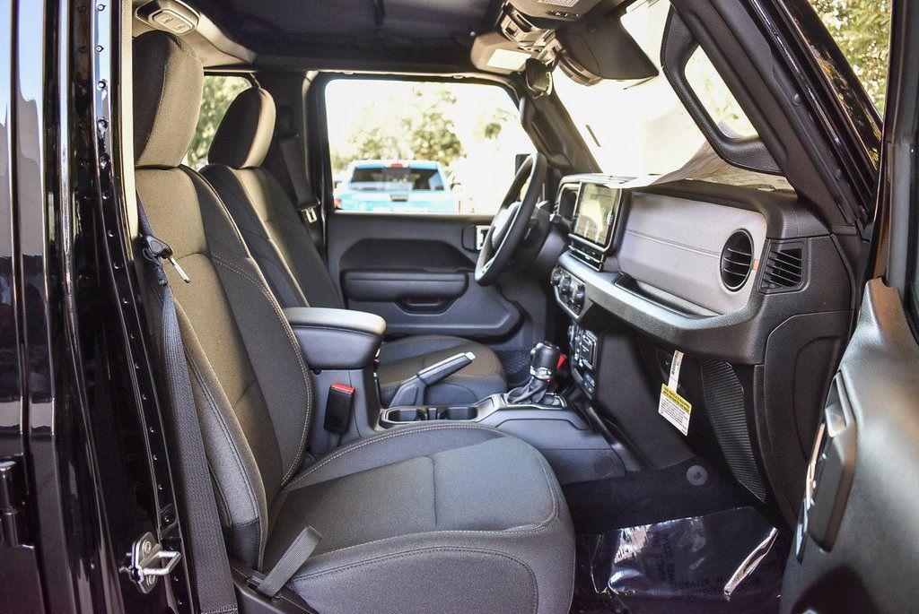new 2026 Jeep Gladiator car, priced at $42,925