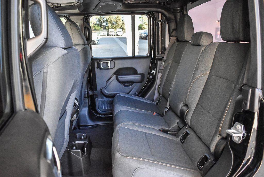 new 2026 Jeep Gladiator car, priced at $42,925