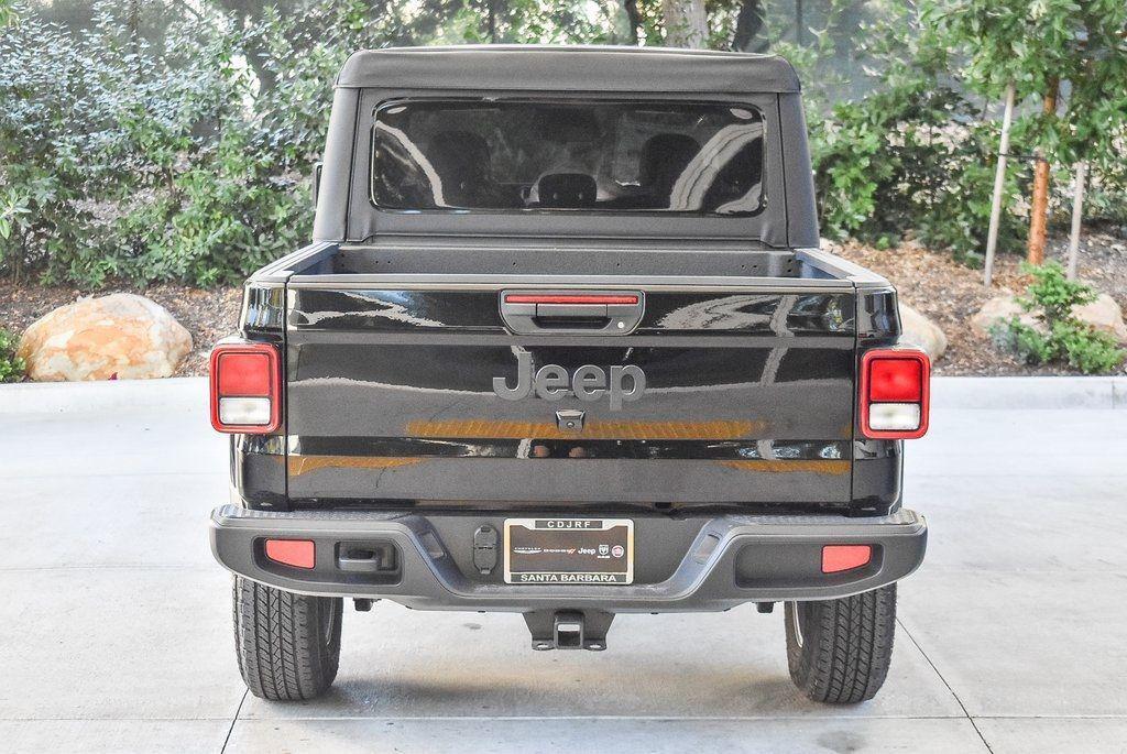 new 2026 Jeep Gladiator car, priced at $42,925