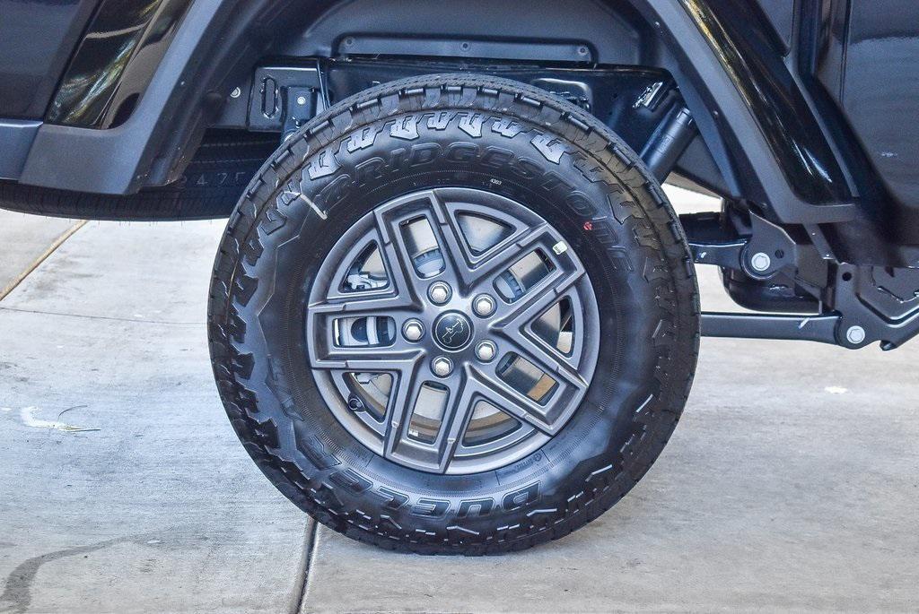 new 2026 Jeep Gladiator car, priced at $47,945