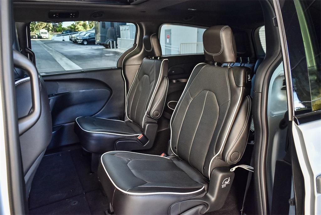 new 2026 Chrysler Pacifica car, priced at $51,440