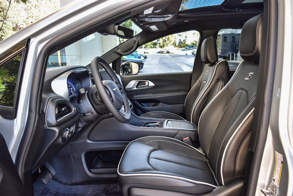 new 2026 Chrysler Pacifica car, priced at $51,940