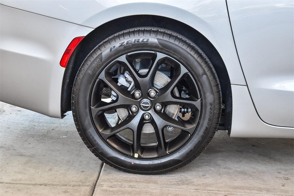 new 2026 Chrysler Pacifica car, priced at $51,440