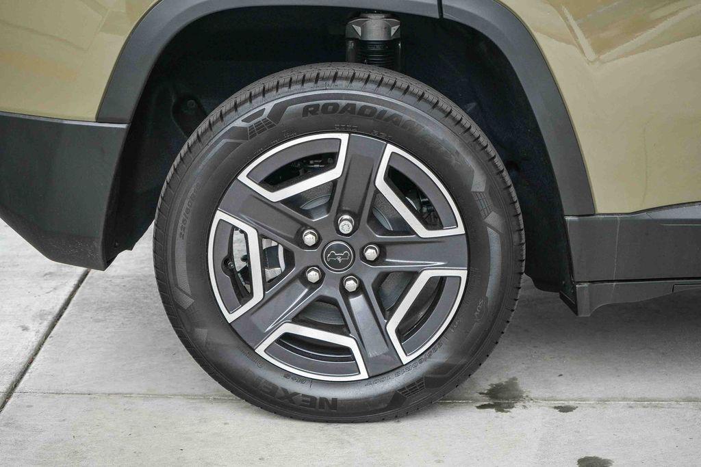new 2026 Jeep Cherokee car, priced at $40,815