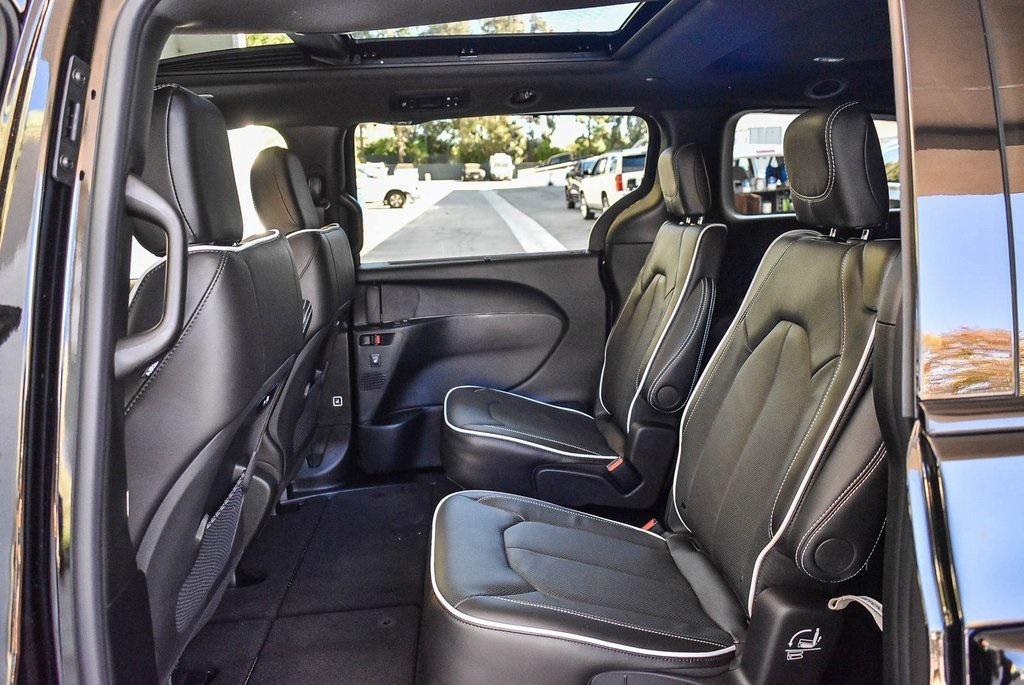 new 2026 Chrysler Pacifica car, priced at $51,945