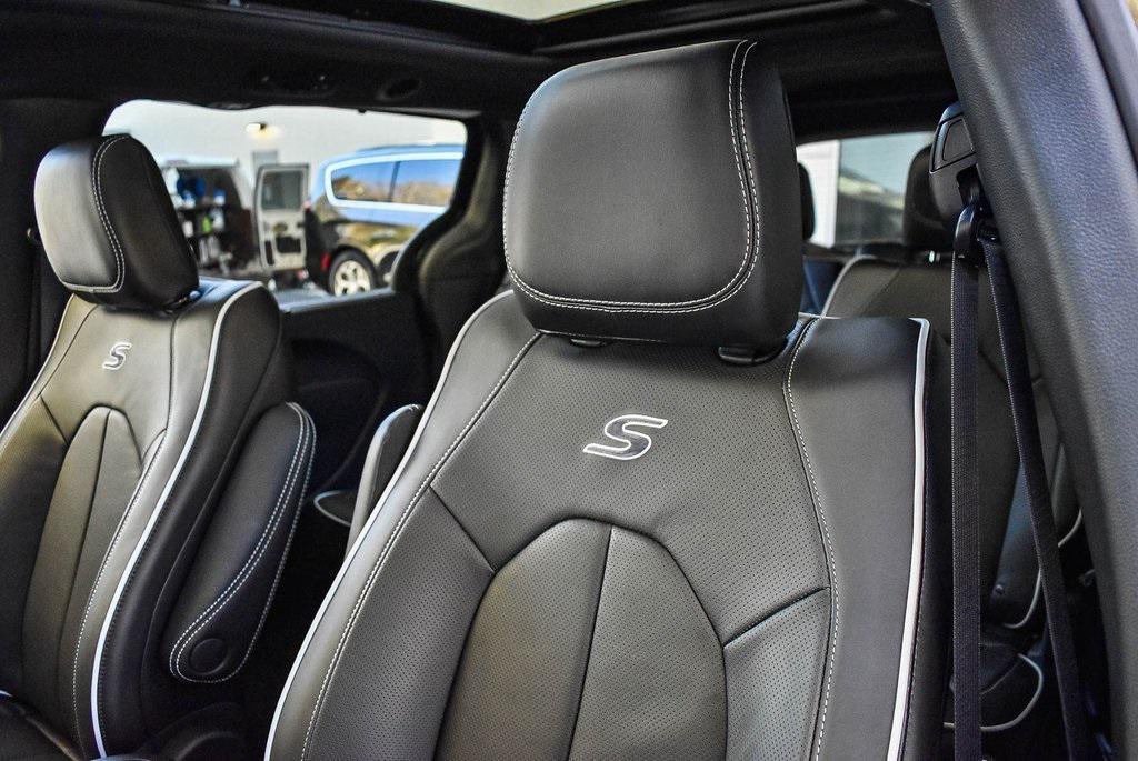 new 2026 Chrysler Pacifica car, priced at $51,945