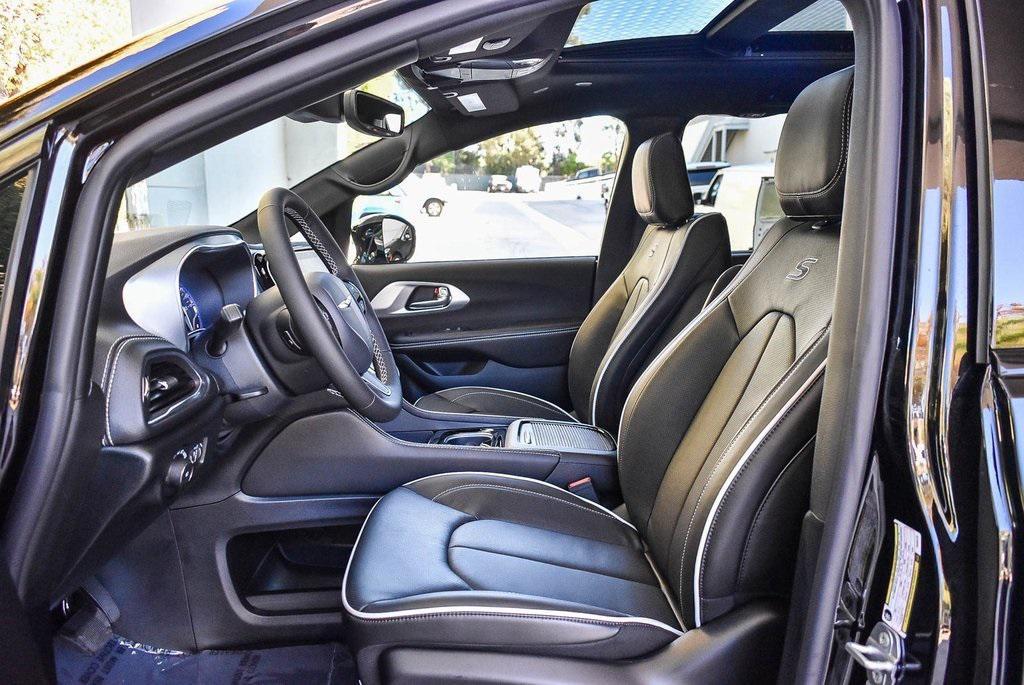 new 2026 Chrysler Pacifica car, priced at $51,945