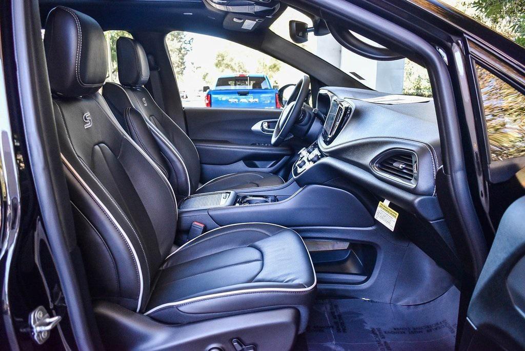 new 2026 Chrysler Pacifica car, priced at $51,945