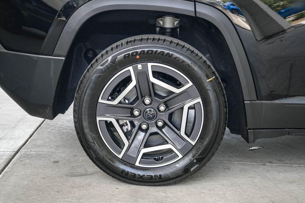 new 2026 Jeep Cherokee car, priced at $38,315