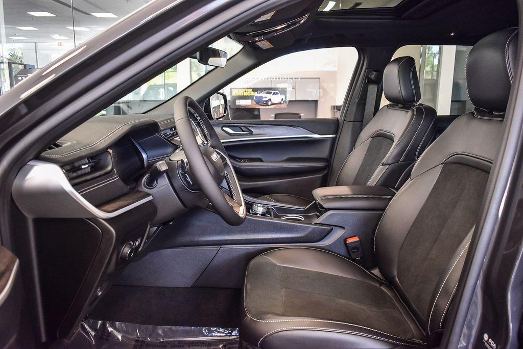 new 2026 Jeep Grand Cherokee car, priced at $46,745