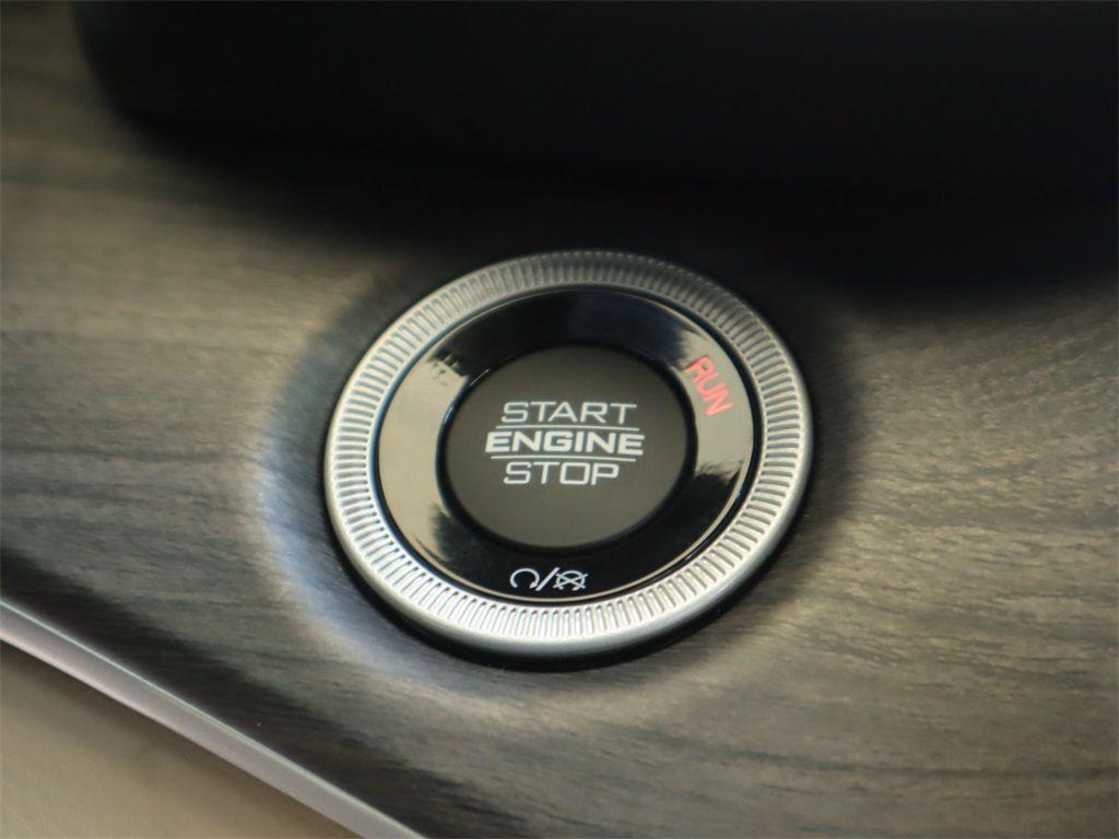new 2023 Jeep Grand Cherokee car, priced at $48,995