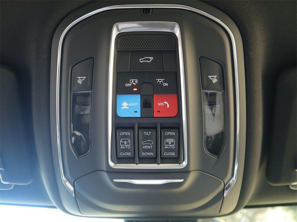 new 2023 Jeep Grand Cherokee car, priced at $48,995