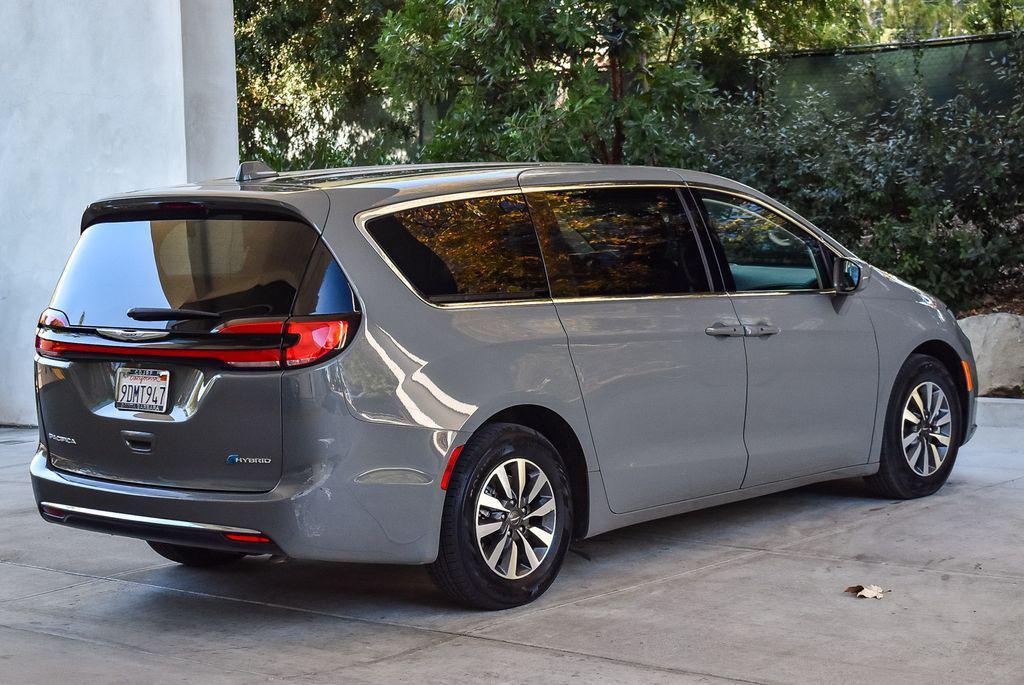 used 2022 Chrysler Pacifica Hybrid car, priced at $27,995
