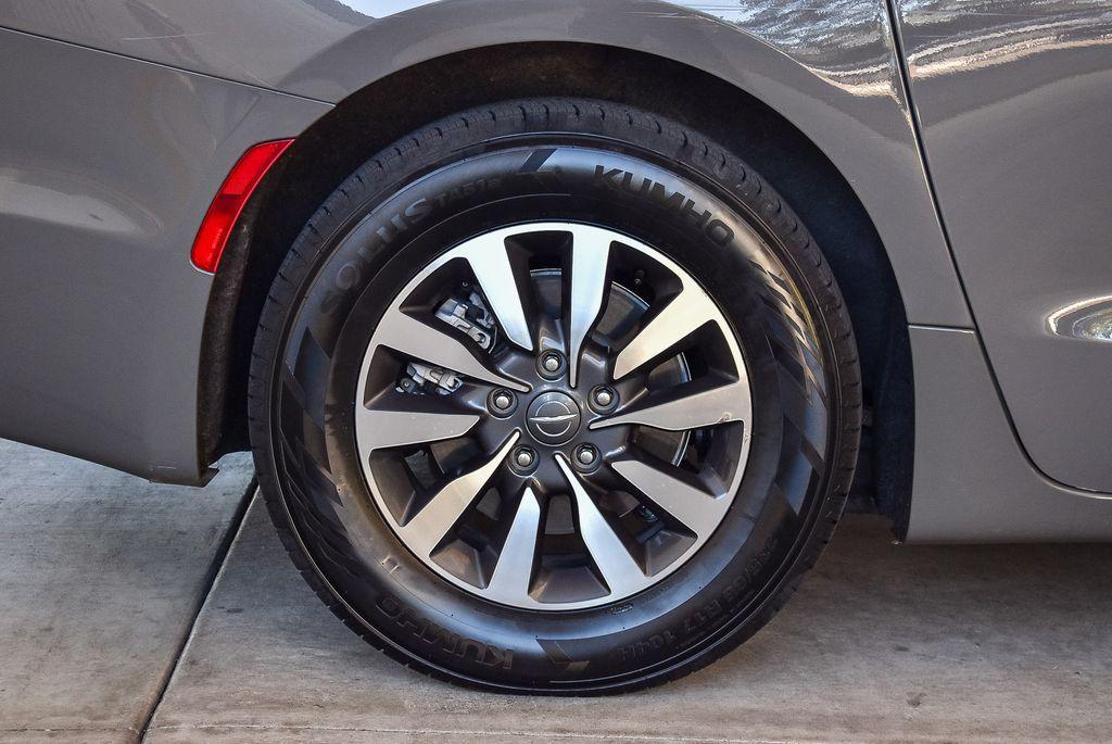 used 2022 Chrysler Pacifica Hybrid car, priced at $27,995