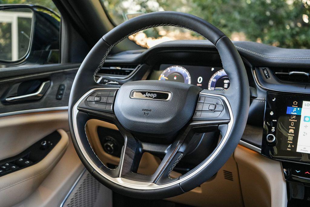 new 2026 Jeep Grand Cherokee car, priced at $44,630