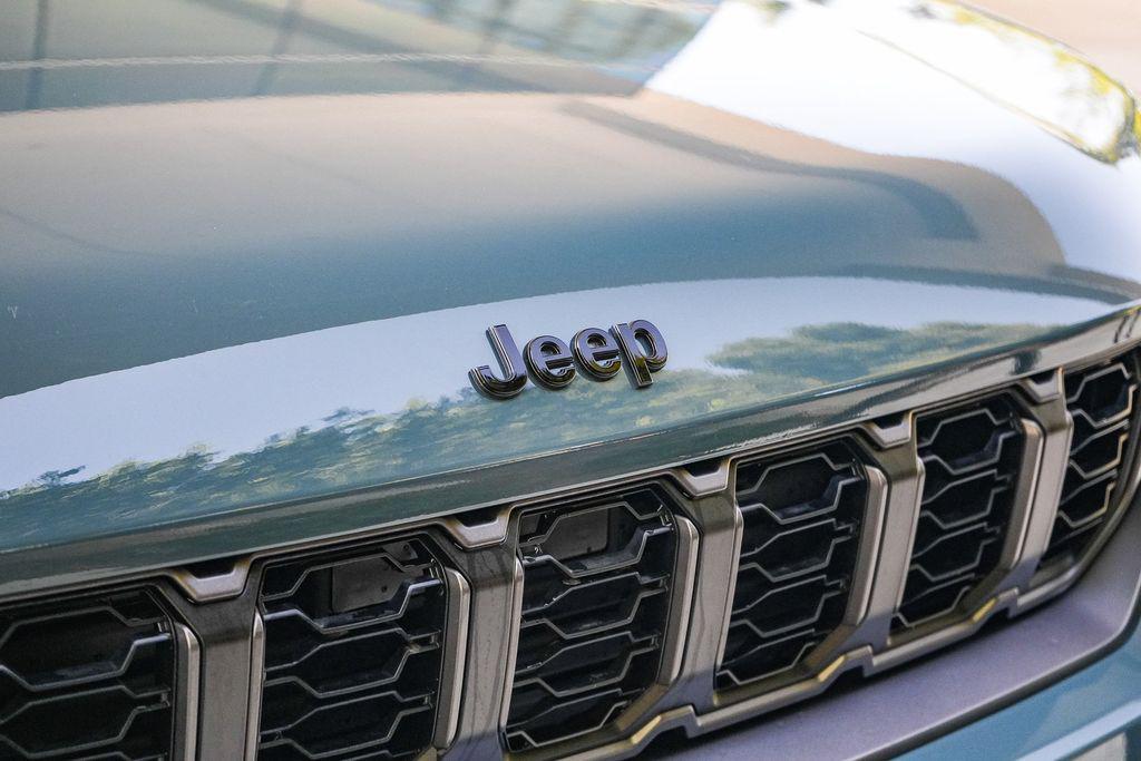 new 2026 Jeep Grand Cherokee car, priced at $44,630
