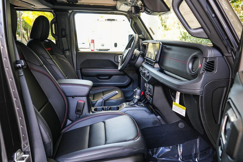 new 2026 Jeep Gladiator car, priced at $60,425