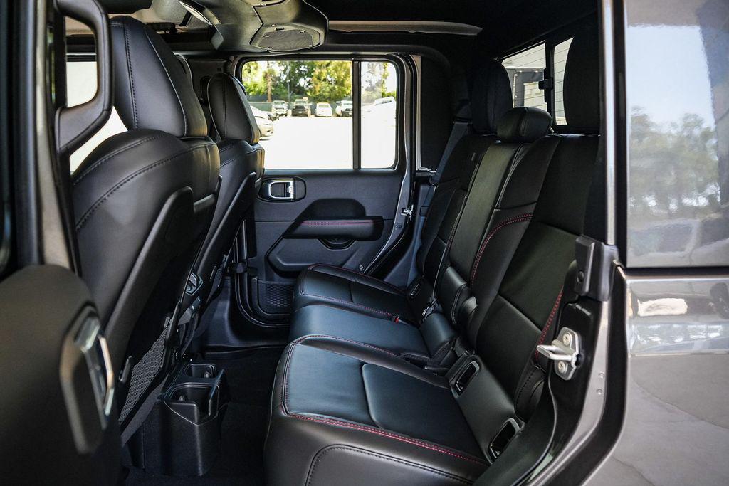 new 2026 Jeep Gladiator car, priced at $60,425