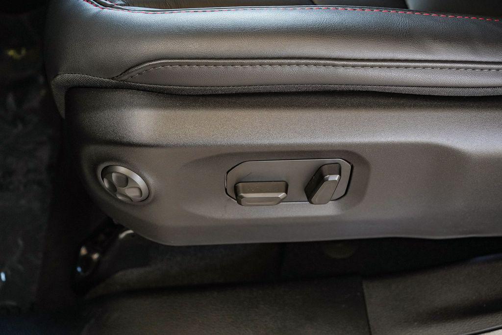 new 2026 Jeep Gladiator car, priced at $60,425