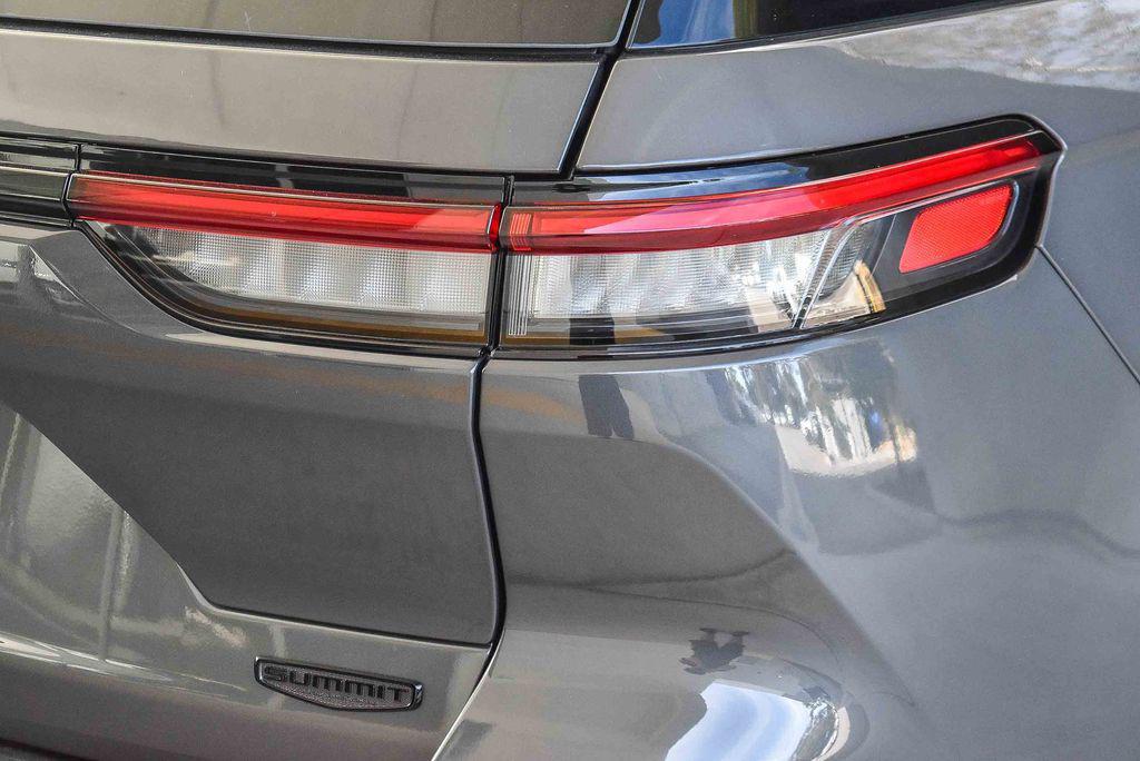 new 2026 Jeep Grand Cherokee car, priced at $64,000