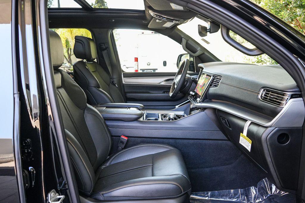 new 2026 Jeep Grand Wagoneer car, priced at $77,705