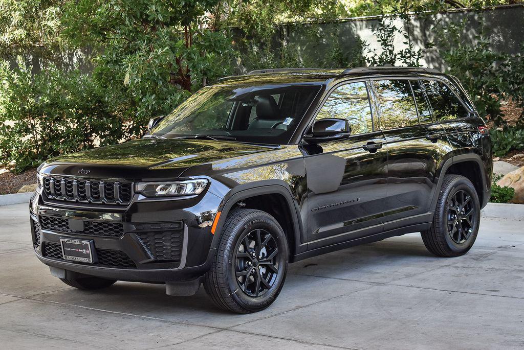 new 2026 Jeep Grand Cherokee car, priced at $49,245