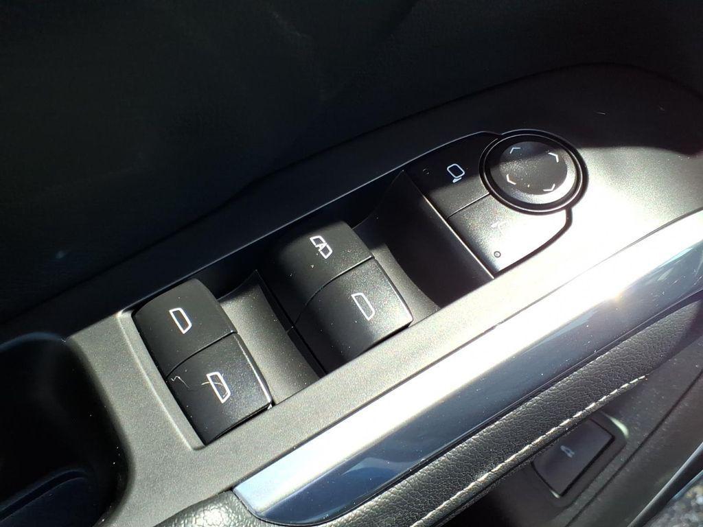 used 2025 Chevrolet Traverse car, priced at $38,980