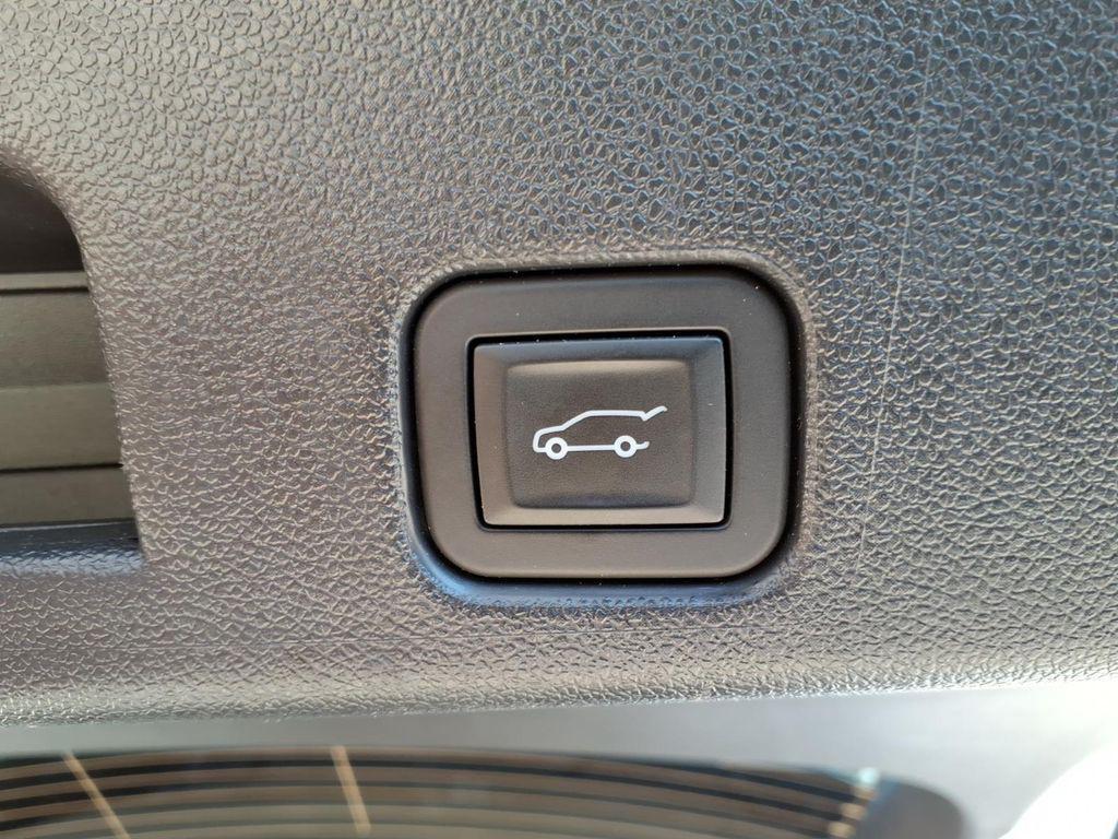 used 2025 Chevrolet Traverse car, priced at $38,980