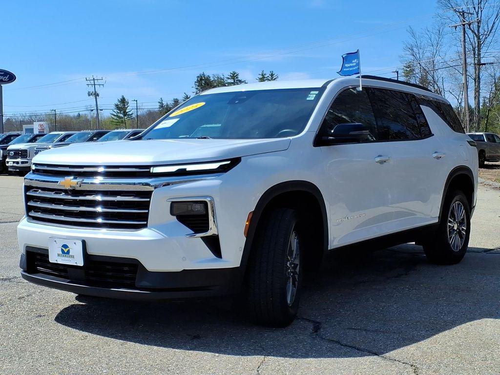 used 2025 Chevrolet Traverse car, priced at $38,980