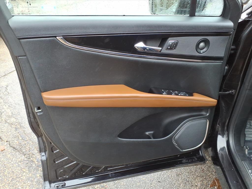 used 2023 Lincoln Nautilus car, priced at $32,486