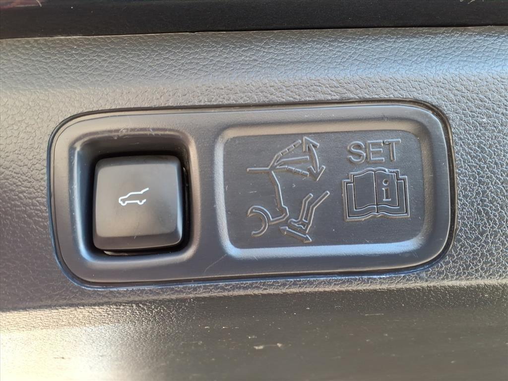 used 2024 Ford Expedition car, priced at $57,903