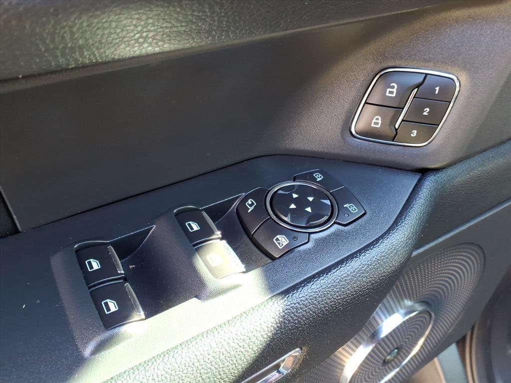 used 2024 Ford Expedition car, priced at $57,903