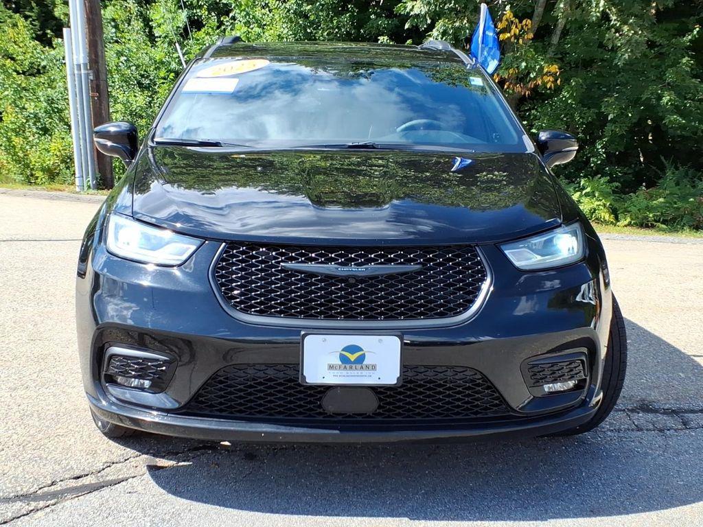 used 2025 Chrysler Pacifica car, priced at $32,072