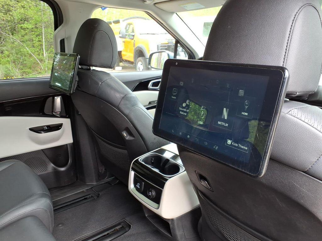 used 2023 Kia Carnival car, priced at $35,797