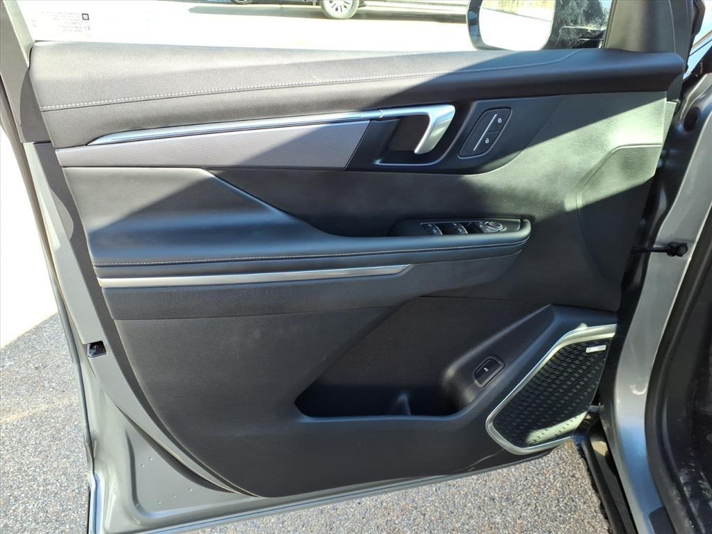 used 2025 Buick Enclave car, priced at $41,327