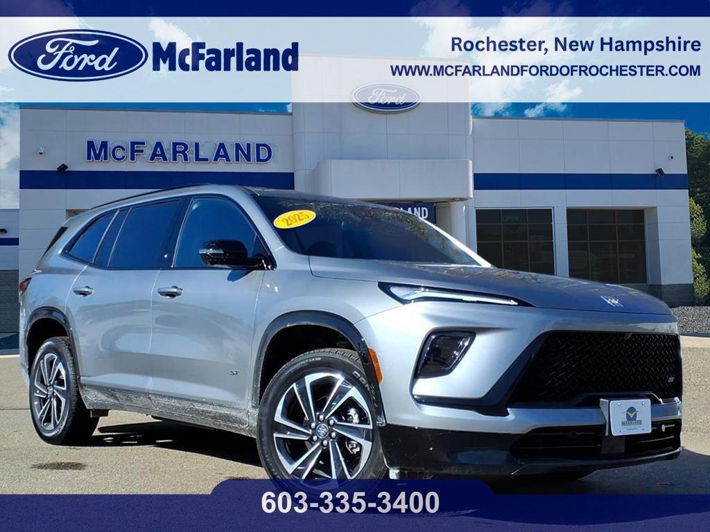 used 2025 Buick Enclave car, priced at $41,327