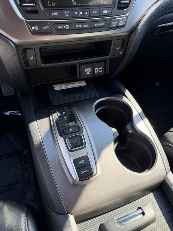 used 2022 Honda Pilot car, priced at $30,881