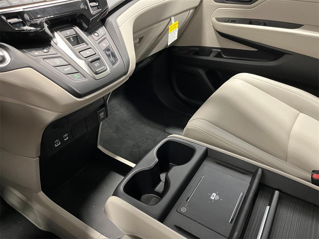 new 2026 Honda Odyssey car, priced at $44,290
