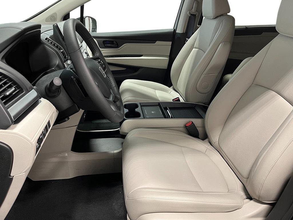 new 2026 Honda Odyssey car, priced at $44,290