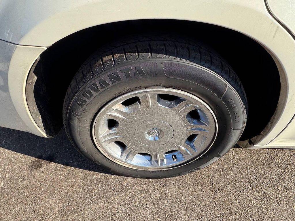 used 2005 Chrysler 300 car, priced at $3,999