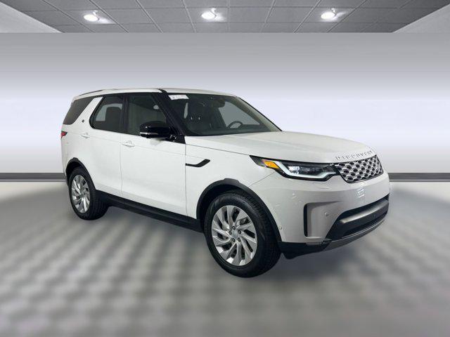 used 2025 Land Rover Discovery car, priced at $46,818
