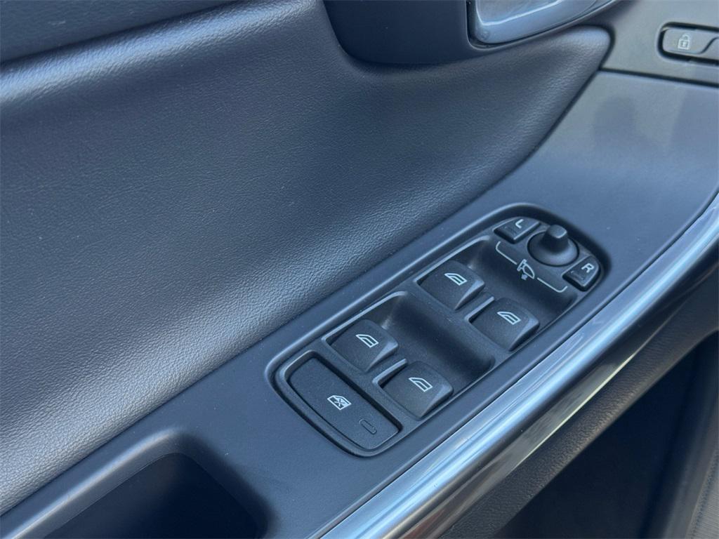 used 2017 Volvo XC60 car, priced at $13,995