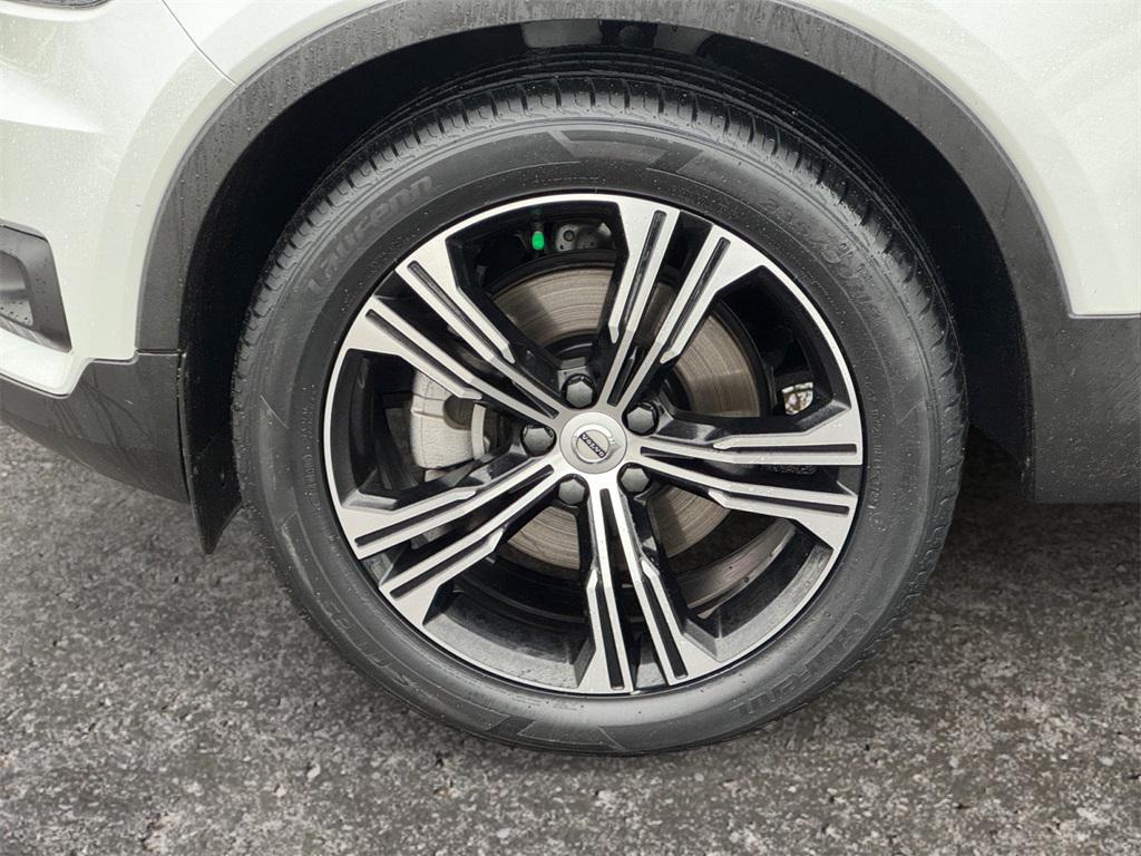 used 2021 Volvo XC40 car, priced at $24,995