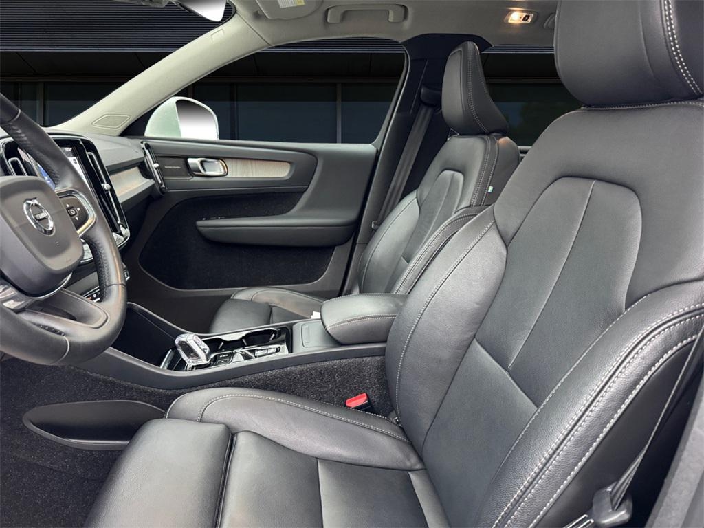 used 2021 Volvo XC40 car, priced at $24,995