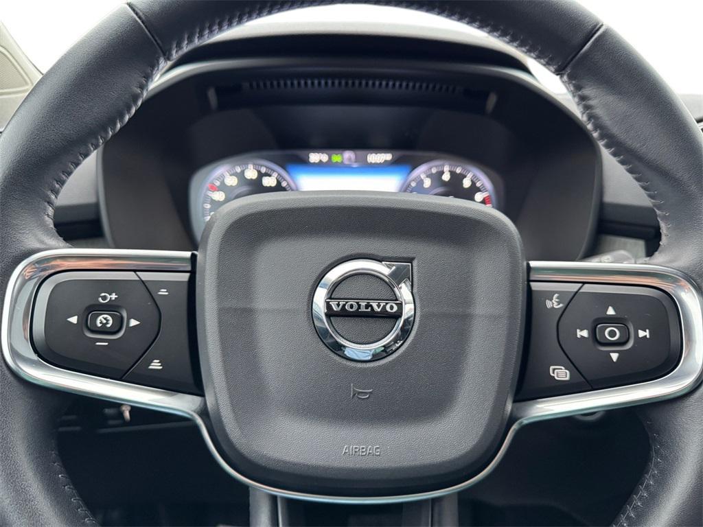 used 2021 Volvo XC40 car, priced at $24,995