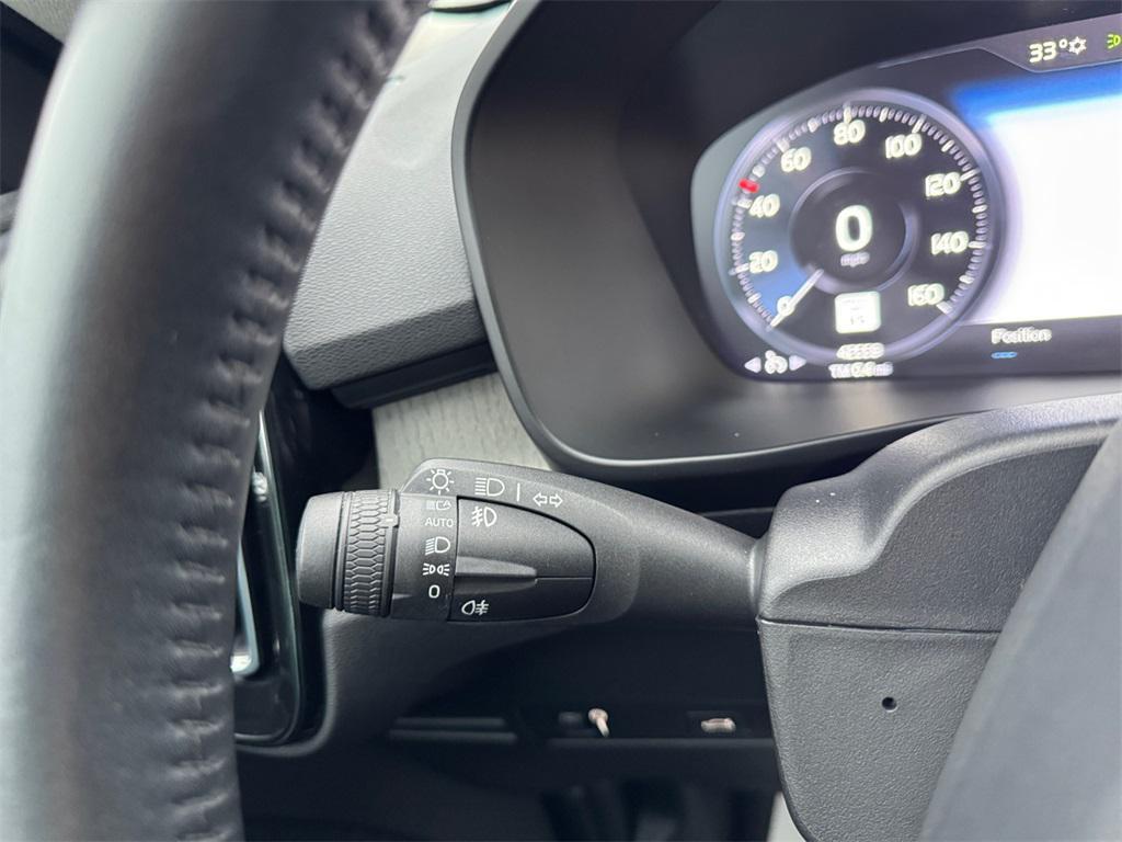 used 2021 Volvo XC40 car, priced at $24,995