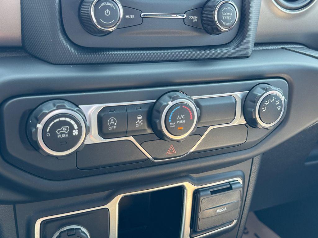 used 2020 Jeep Gladiator car, priced at $25,995