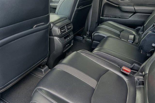 new 2025 Honda Pilot car, priced at $44,995