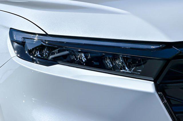 new 2026 Honda CR-V Hybrid car, priced at $40,571