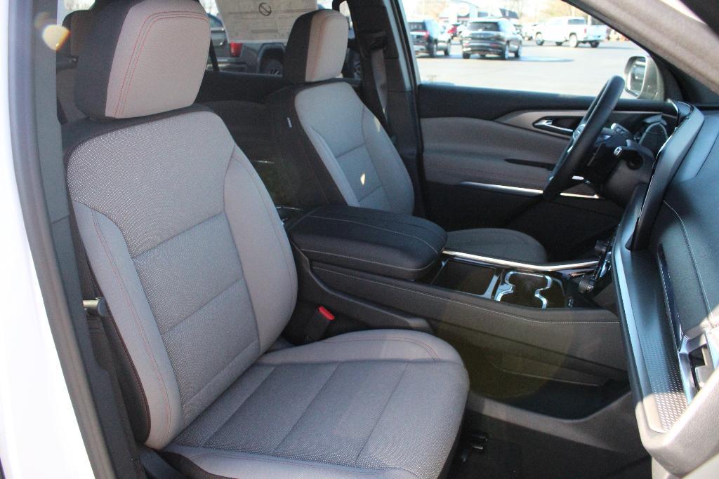 new 2026 Chevrolet Traverse car, priced at $44,139